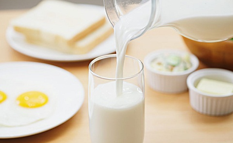 纯奶好还是臻浓牛奶好_什么牌子的蜂蜜比较纯_哪种牌子的纯牛奶比较好