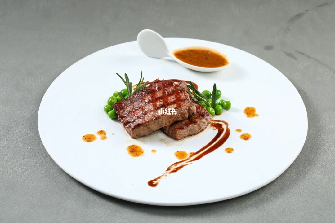 用西餐完毕时刀叉摆放方法应该是_吃西餐时,刀叉的使用应当是_西餐吃牛排刀叉拿法