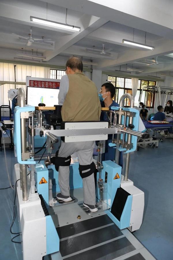 双足步行机器人运动方案设计_仿人步行机器人的设计与优化_中等职业教育美发与形象设计专业指导性人才培养方案