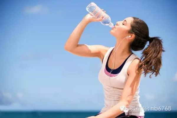 减肥 运动后 喝水_运动后为什么不能喝水_运动后多久可以大量喝水