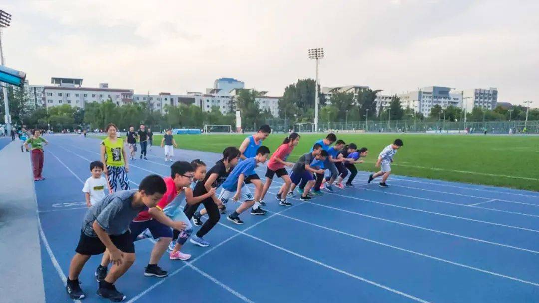 男生身体锻炼计划表_身体肌肉松弛怎么锻炼_锻炼好身体吃什么