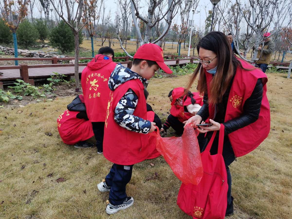 变废为宝做沙滩玩具_坤为地变震为雷_沙滩玩具椅