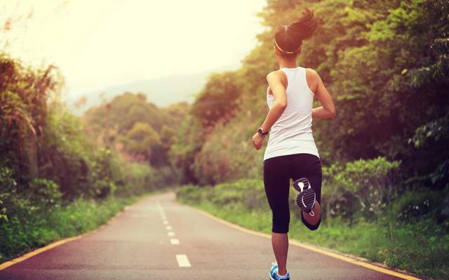 每天慢跑半小时对皮肤的好处_每天慢跑40分钟的好处_中老年人慢跑的好处