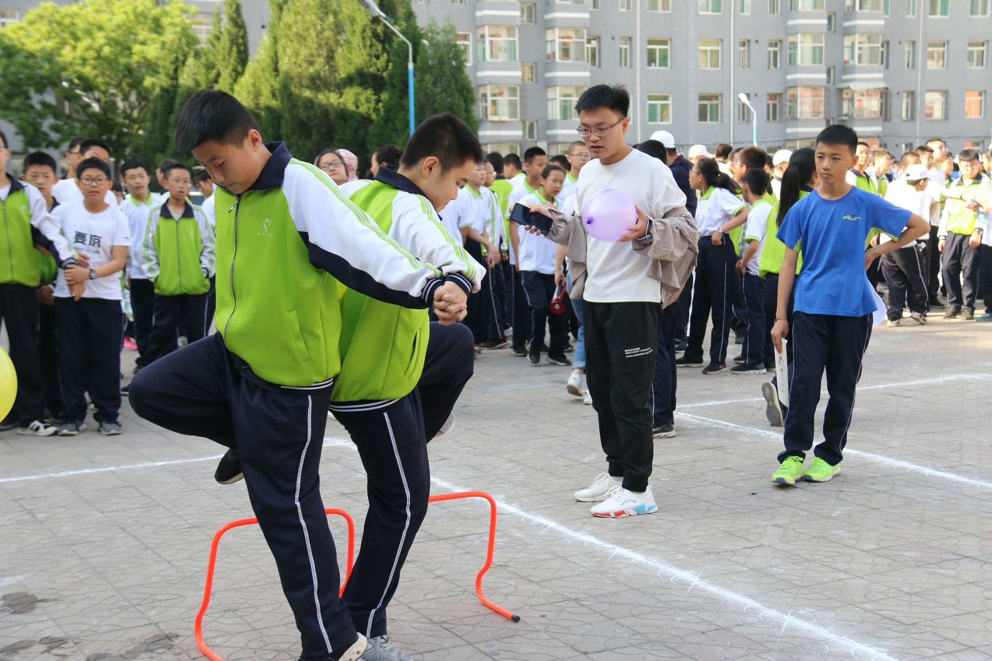 校园趣味运动会主持词_校园主持人大赛主持词_校园校园春节联欢晚会主持词