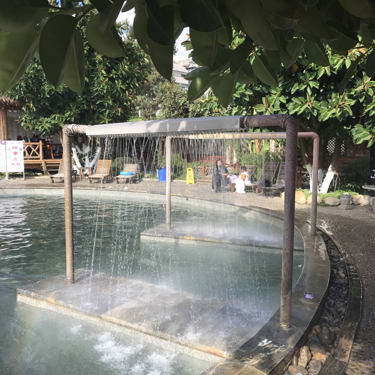 巢湖金孔雀温泉度假村_巢湖金孔雀温泉旅游攻略_巢湖孔雀度假山庄