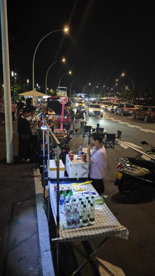 快手一块钱100赞_快手变现实战经验_夜市摆摊直播带货