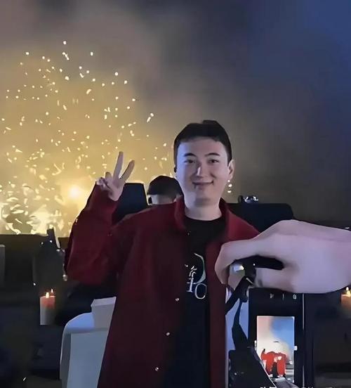 快手刷热度_左小神经快手热度_快手左小神经背后财团