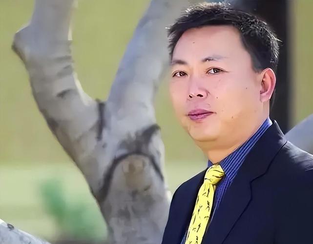 拼多多互助力群_拼多多低价策略分析_拼多多用户增速放缓